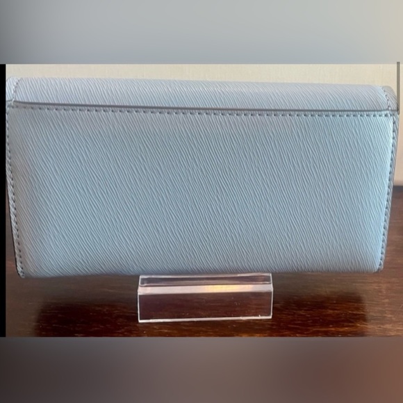 Michael Kors EUC Mimi Large Saffiano
Leather Bi-Fold Wallet - Pale Blue - Picture 5 of 7